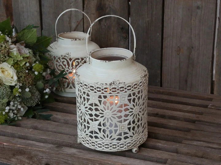 Ljuslykta med mönster H22 / Ø16 cm creme REA