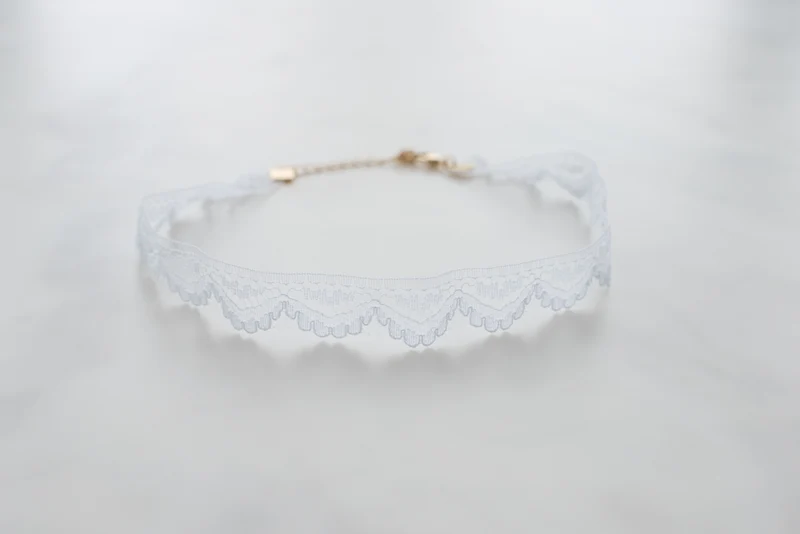 White Lace Choker Product Photo