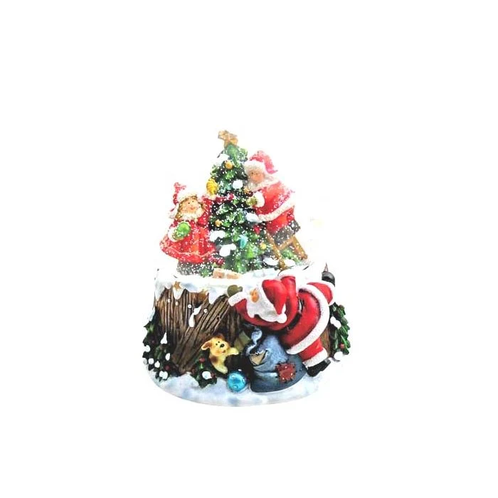 Snöglob Barn dekorerar julgran