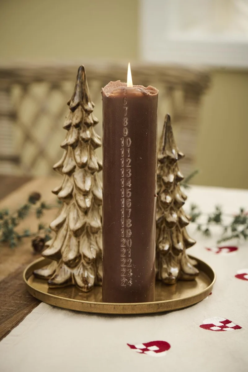 Ib Laursen - Kalenderlys 1-24 PræGet Tal Hazelnut Stearin SvanemæRket - 78009-20