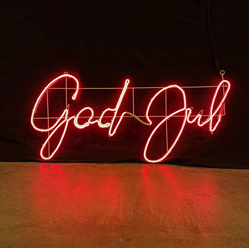 God Jul Neonskylt - Röd 115x56 cm