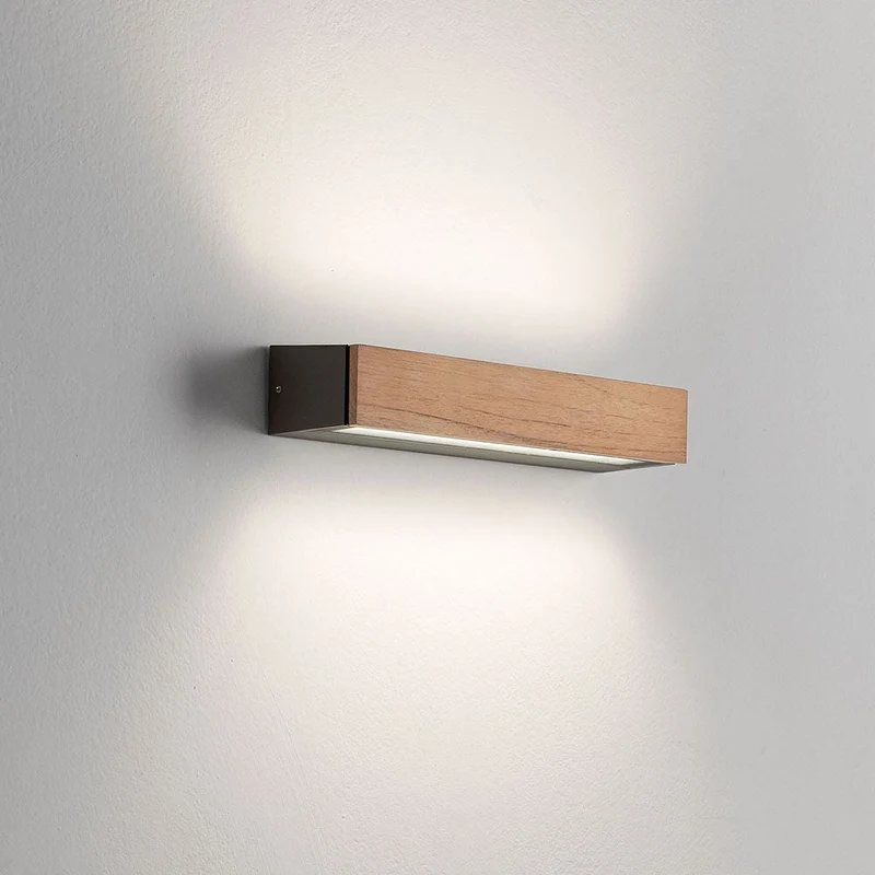 Hazel LED Wandlampe aus Teakholz IP65