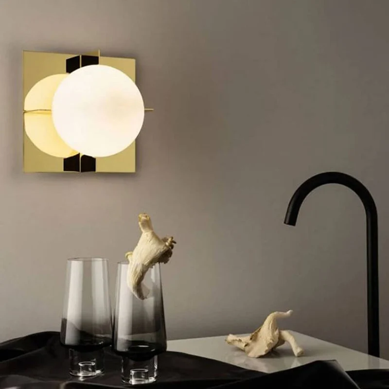 Tom Dixon Plane Wandleuchte Goldfarben