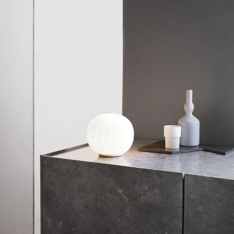 Luceplan Lita Tischlampe Ø 14cm Opal