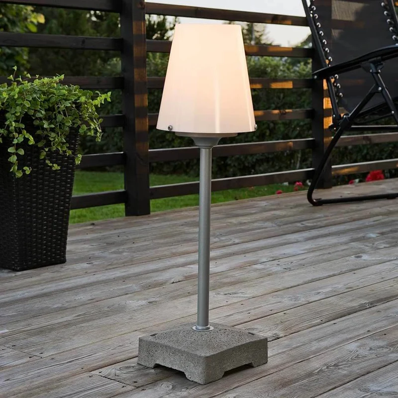 Lucca Terrassenleuchte klein mit massiven Betonfuß Grau