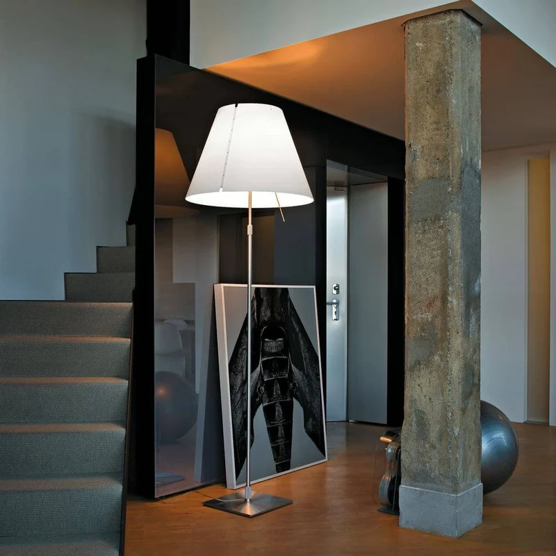 Luceplan Stehlampe Grande Costanza mit Sensor-Dimmer