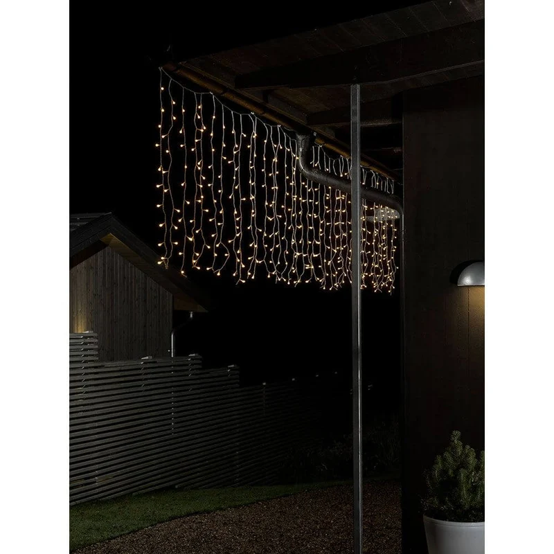 LED Lichtervorhang mit weißen Globes 200 Warmweiße Dioden IP44