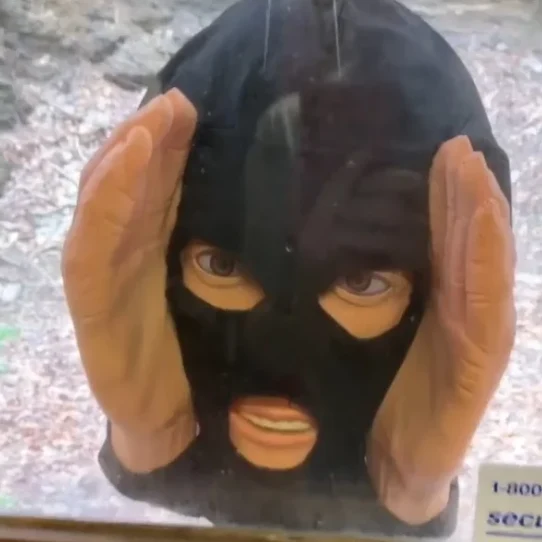 Realistisk Läskig Peeper Creeper Dekoration för Hemmet