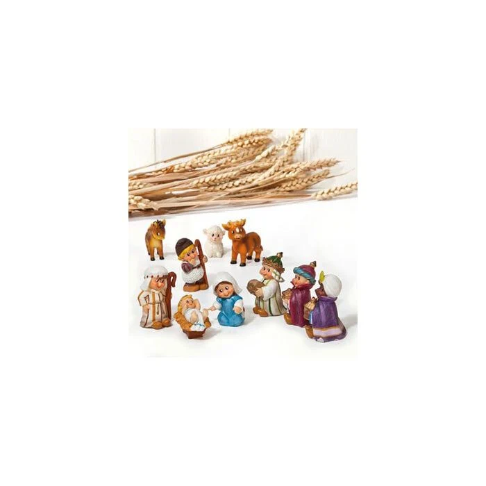 Julkrubba med små figurer 4 cm höga