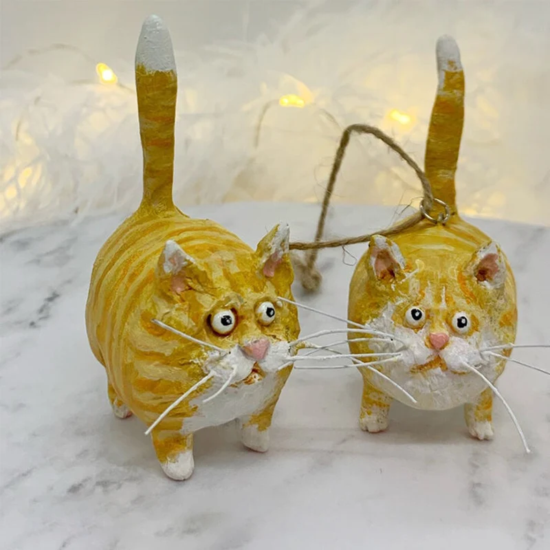 Handskulpterad Kitty Miniatyrkattfigur i Flera Färger