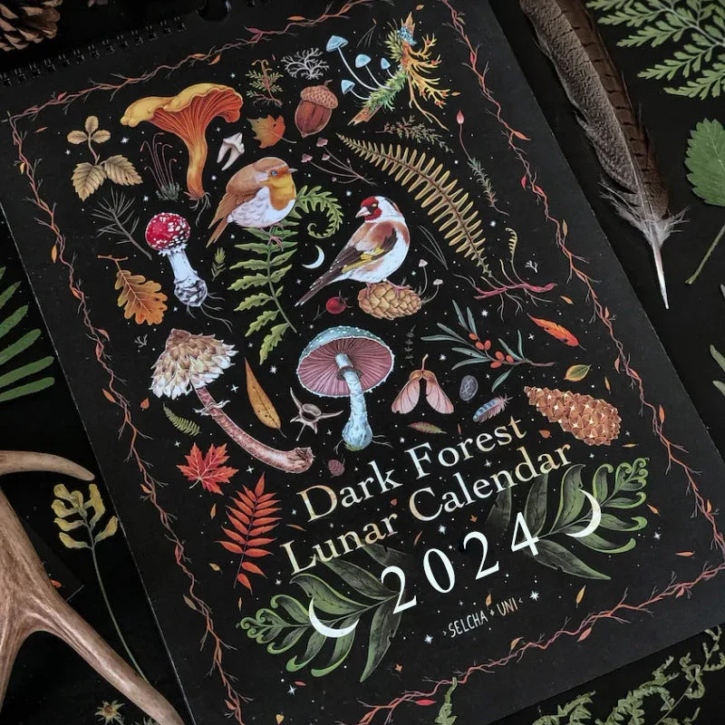 Mörk Skog Månkalender 2024 - Magiska Illustrationer